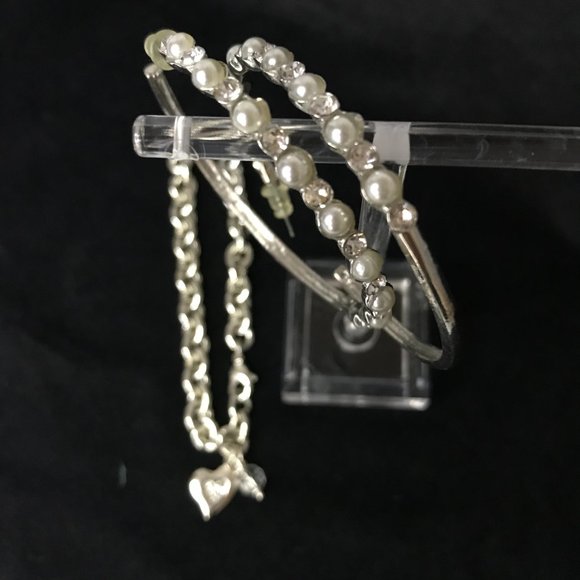 Silver Tone Hoop Earring & Bracelet Set - Picture 6 of 10